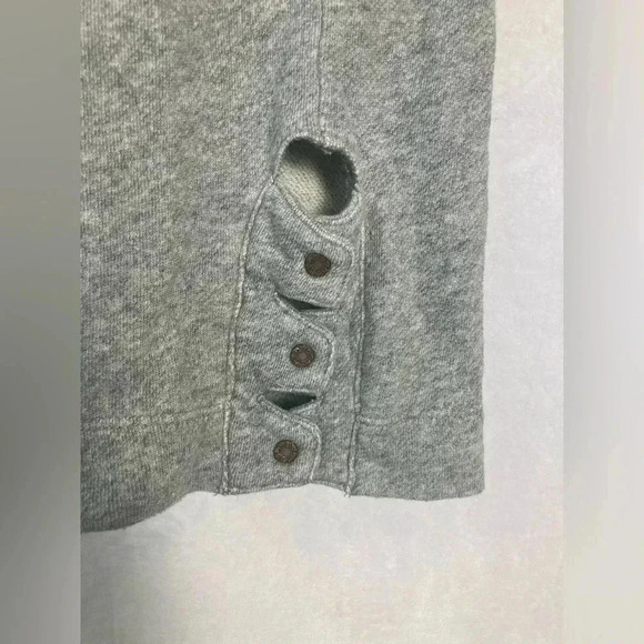 Soft surroundings gray capris size petite xsmall - Picture 2 of 12